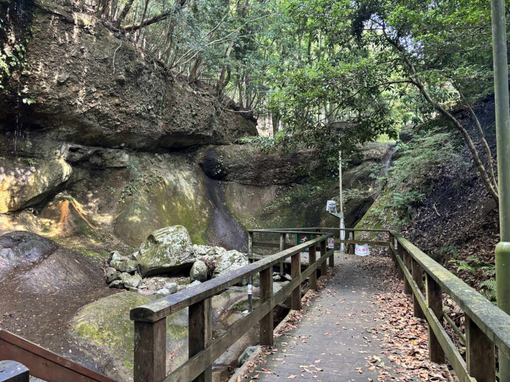 初めての蛇渕の滝へ｜みやこ町犀川じゃぶち森のビレッジ内