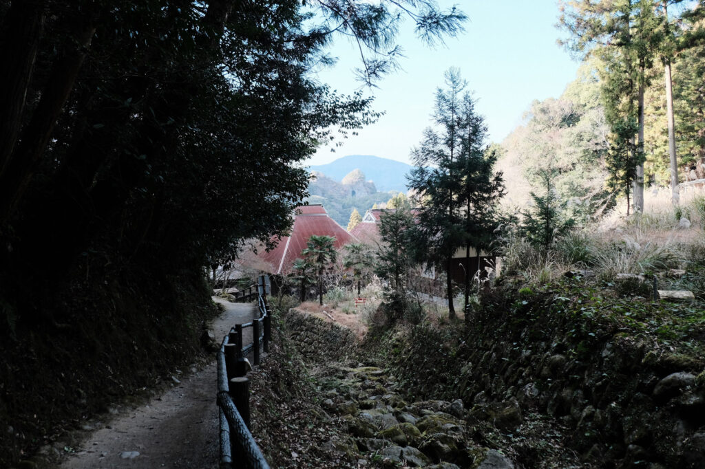 国内最大級の磨崖仏-国東半島の-熊野磨崖仏-豊後高田市 (1)