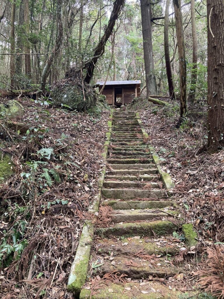 八面山聖母八幡比咩神拝所