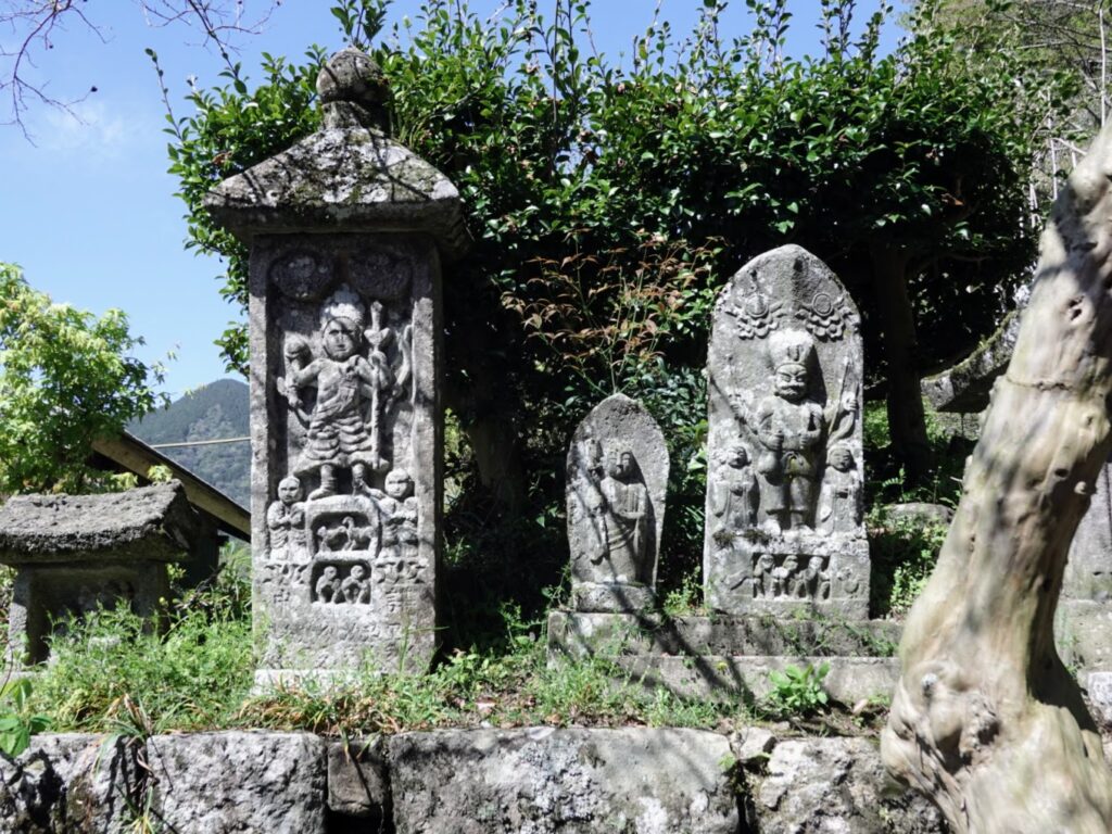 【国東半島・国東市】六郷満山巡り。4月の成仏寺と奥の院　庚申塔