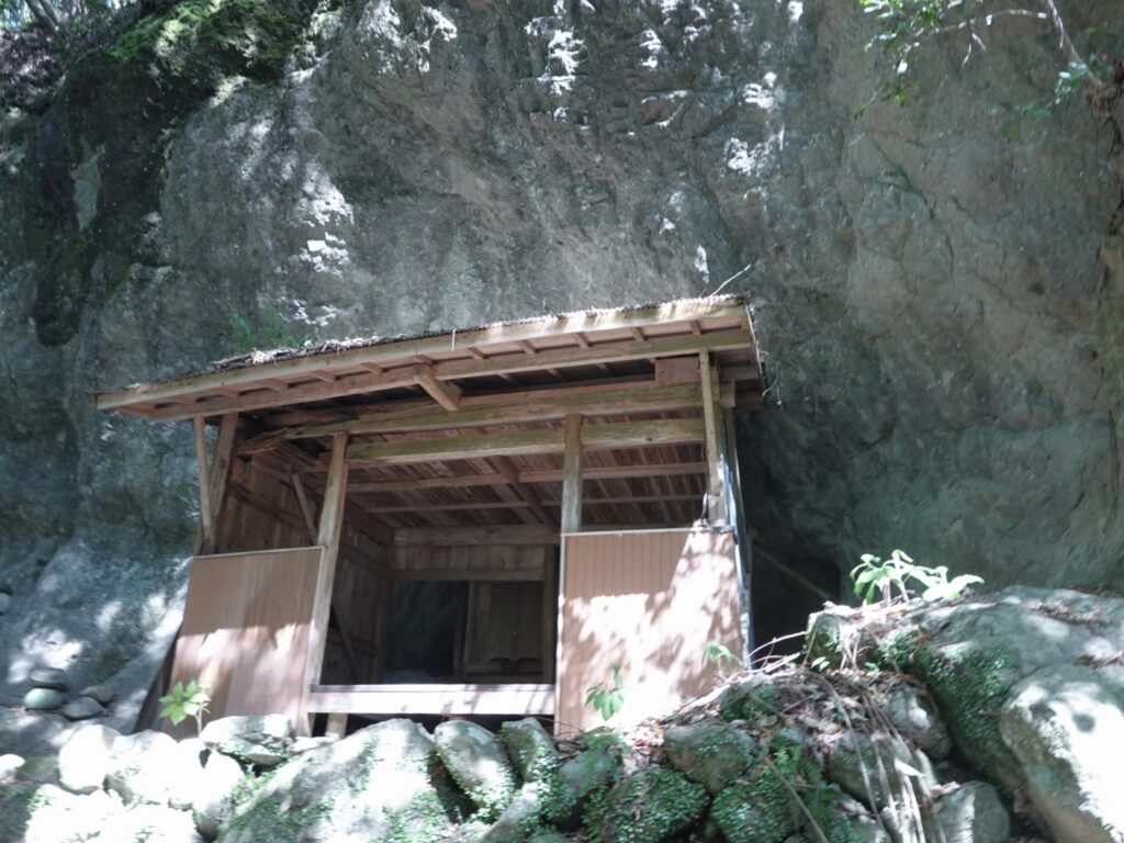 【国東半島・国東市】六郷満山巡り。4月の成仏寺と奥の院　祠