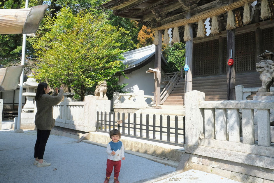 大富神社 本殿 赤鬼と青鬼の面