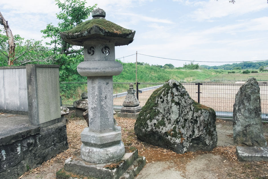 大分県宇佐市 貴船神社(下拝田）石灯籠