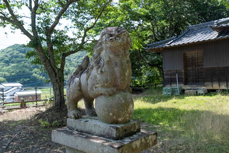 【宇佐市安心院町】里の駅近くの貴船神社(戸方)狛犬