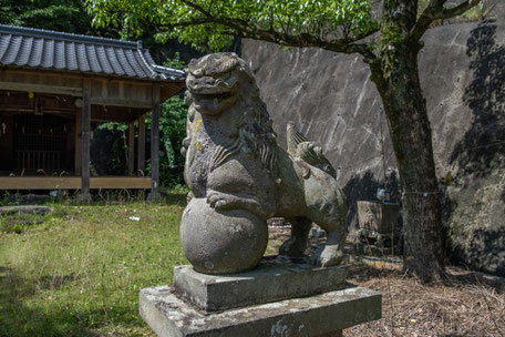 【宇佐市安心院町】里の駅近くの貴船神社(戸方)狛犬