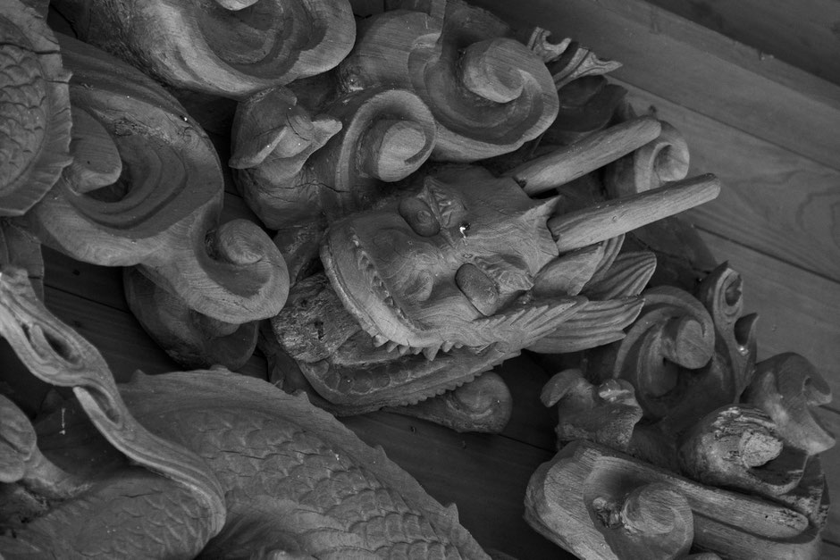 福岡県上毛町 八坂神社 牛頭天王公園内 竜の彫り物