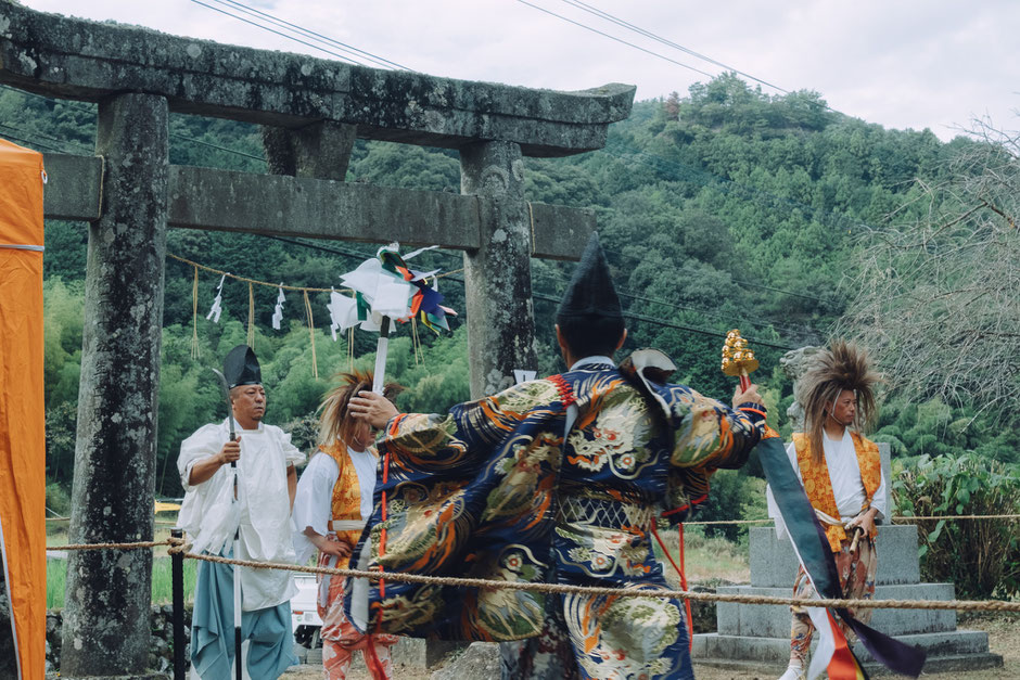豊前市 上川底 貴船神社 大村神楽講奉納へ|フォトライターの歴史カメラ散歩