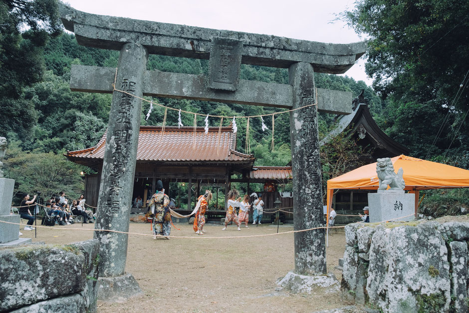 豊前市 上川底 貴船神社 大村神楽講奉納へ|フォトライターの歴史カメラ散歩