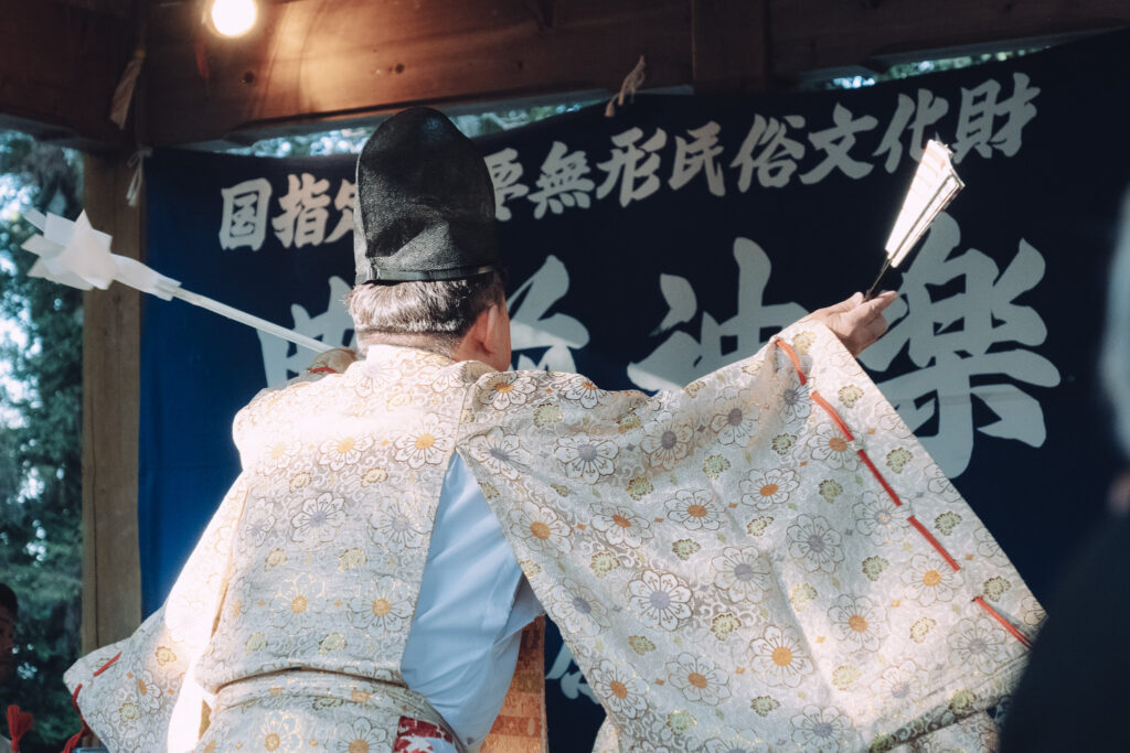 【上毛町】八坂神社 唐原神楽講奉納へ|フォトライターの歴史カメラ旅