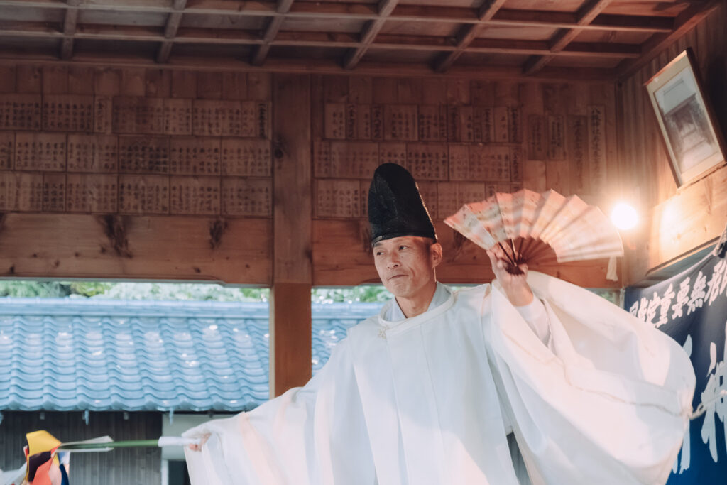 【上毛町】八坂神社 唐原神楽講奉納へ|フォトライターの歴史カメラ旅
