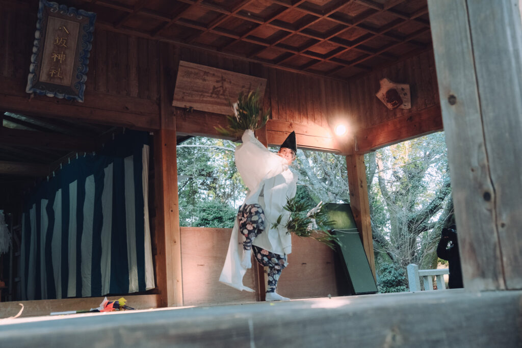 【上毛町】八坂神社 唐原神楽講奉納へ|フォトライターの歴史カメラ旅