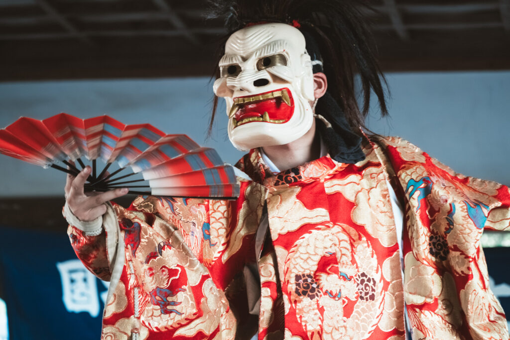 豊前神楽「友枝神楽講」奉納 （宇佐市武領地区／若宮社・稲荷神社・貴布禰神社)歴史カメラ散歩