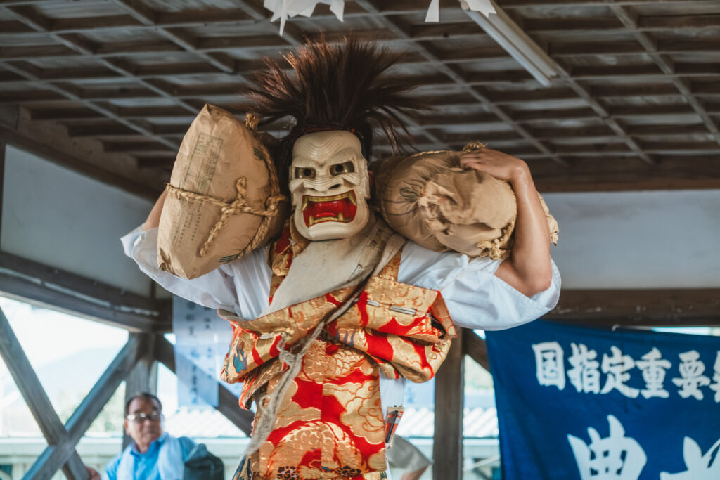 豊前神楽「友枝神楽講」奉納 （宇佐市武領地区／若宮社・稲荷神社・貴布禰神社)歴史カメラ散歩