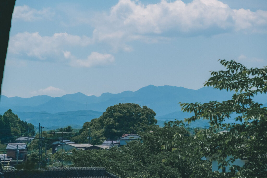 甲塚古墳-みやこ町-を歩く-九州最大級方墳の向かいに小さな山
