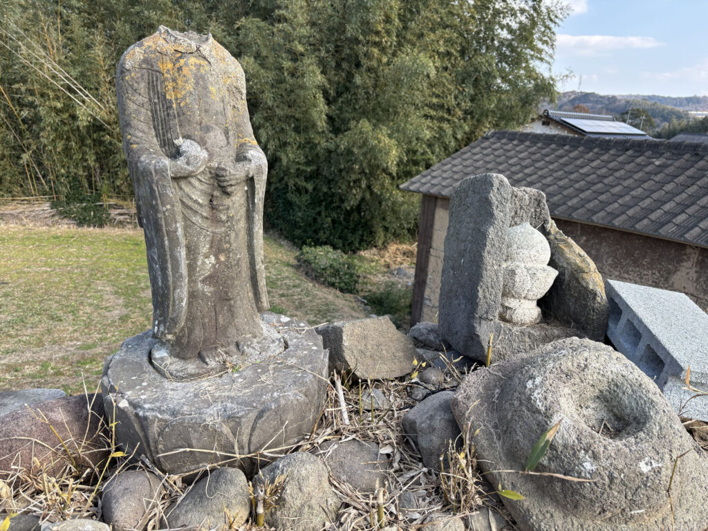 【豊後高田市】 雷鬼(いかずちおに)の岩屋古墳・海神社へ_頂上には仏像