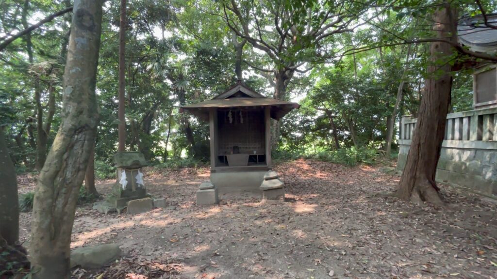 歴謎旅-行橋-今井熊野神社-お堂と石祠