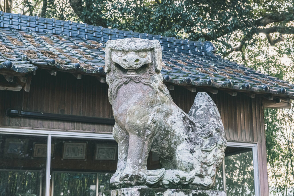 【豊後高田市】 雷鬼(いかずちおに)の岩屋古墳・海神社へ_狛犬