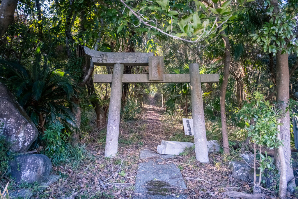 甲神社内に別の神社?