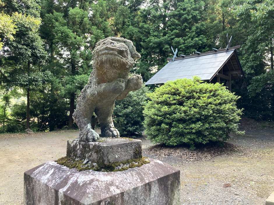 福岡県内にも多い？逆立ち狛犬