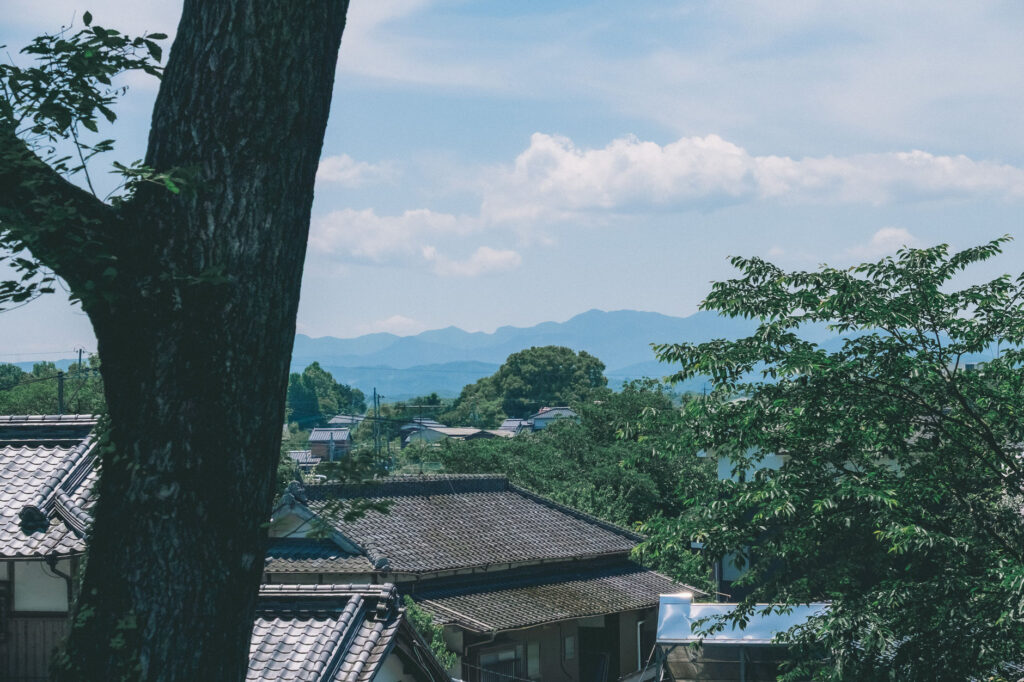 甲塚古墳-みやこ町-を歩く-九州最大級方墳の向かいに小さな山