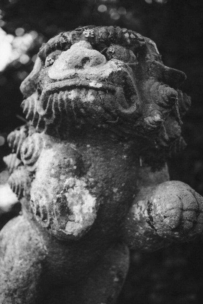 福岡県内にも多い？逆立ち狛犬