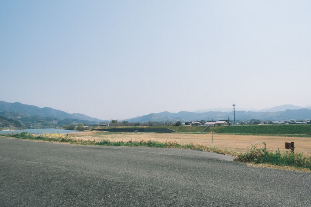 【うきは市浮羽町古川】素盞嗚神社　川と山