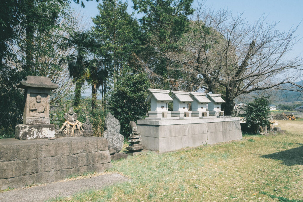 うきは市浮羽町古川-素盞嗚神社-石祠