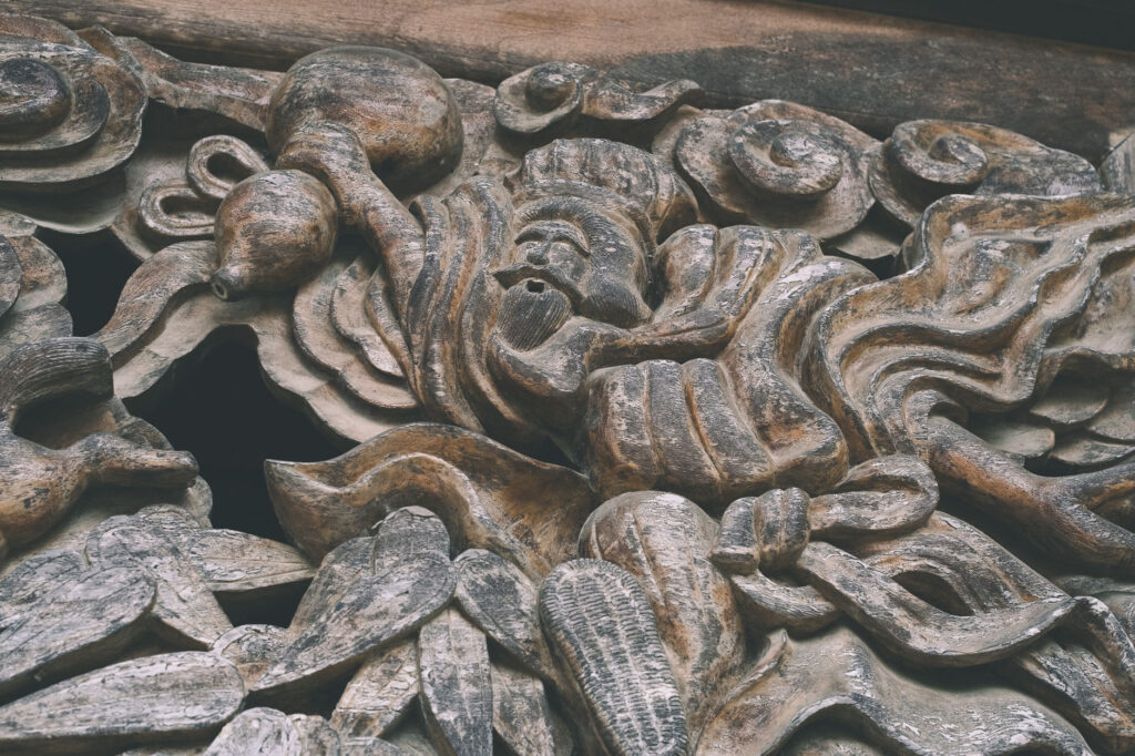 かつて海の中にあった八幡社-豊後高田市-別宮八幡社-大黒様の彫刻