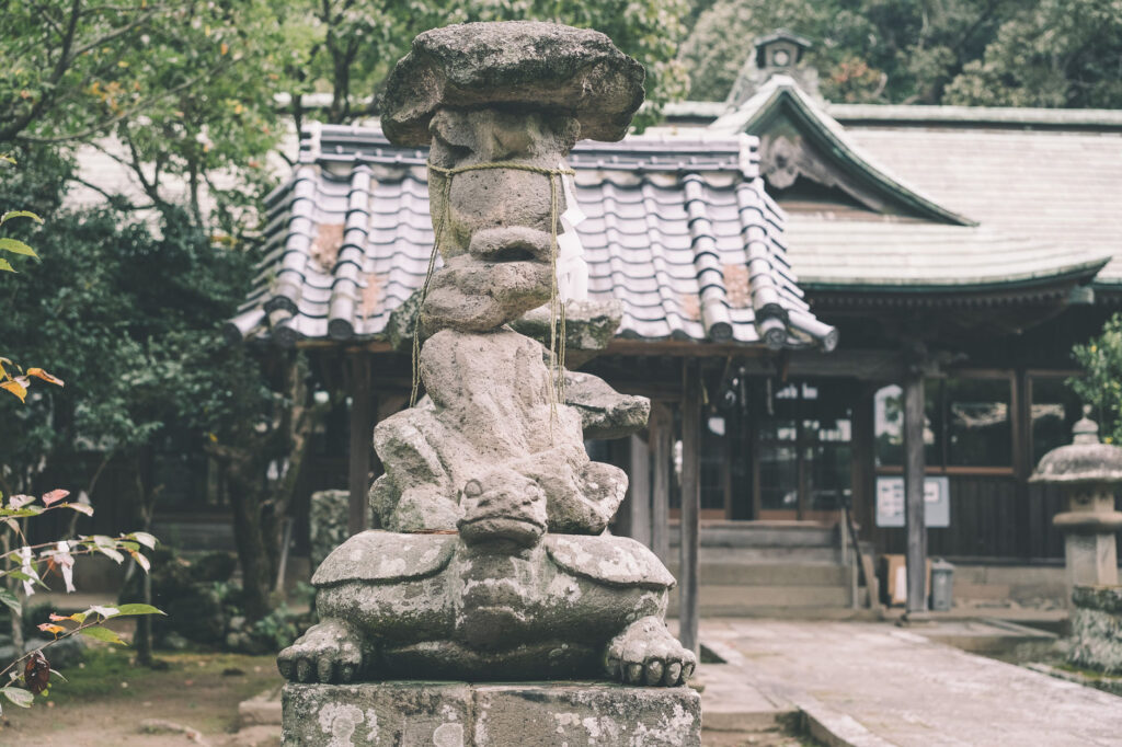 かつて海の中にあった八幡社-豊後高田市-別宮八幡社-玄武の上に乗っているのは河童らしい