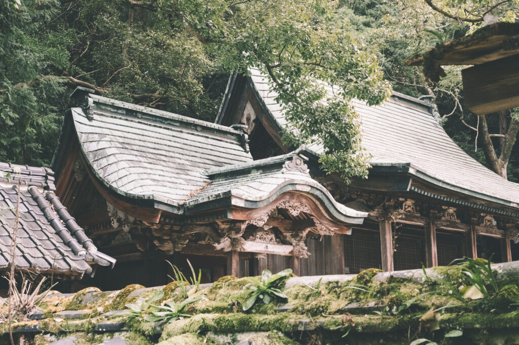 かつて海の中にあった八幡社-豊後高田市-別宮八幡社-社殿 (1)