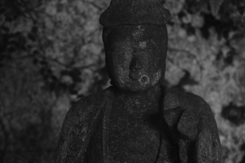 大分県中津市-八幡信仰の始まりの場-八面山の-猪川内岩屋堂-へ (2)