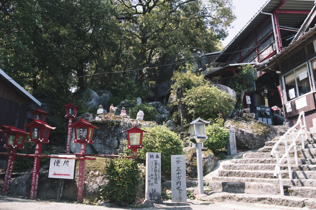 難病平癒の観音様-福岡県みやこ町-胸の観音