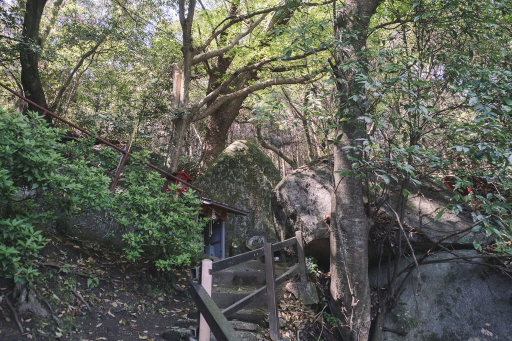 難病平癒の観音様-福岡県みやこ町-胸の観音