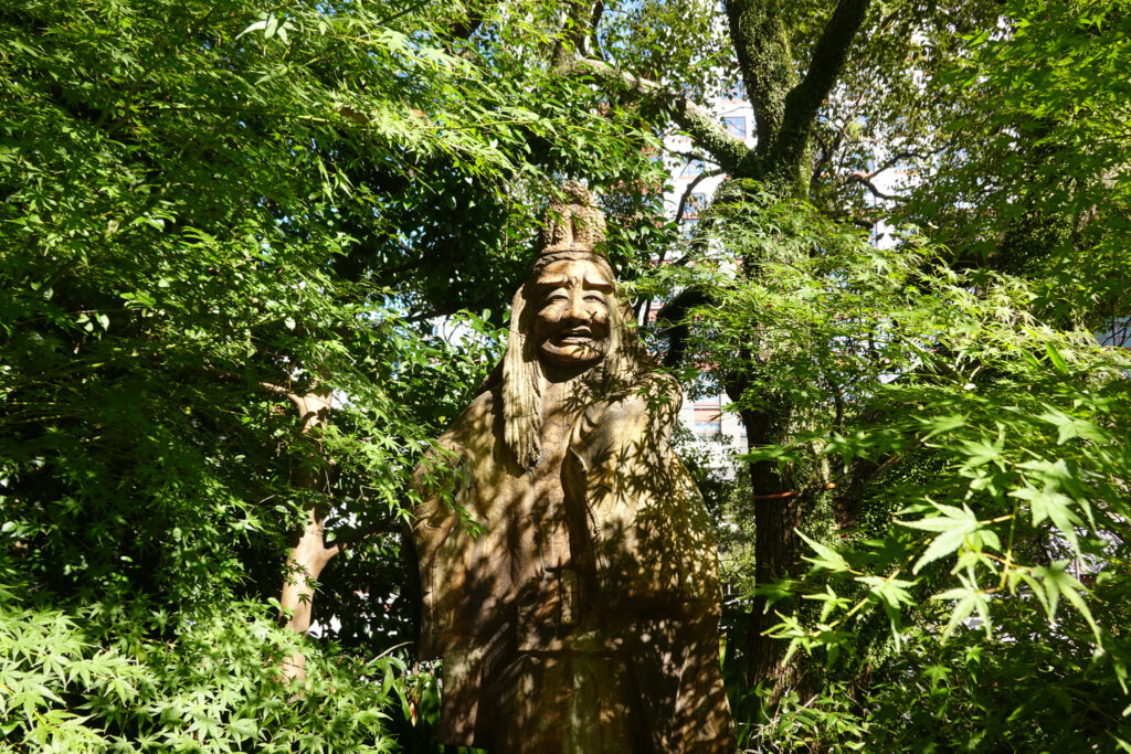 小倉城・八坂神社の不思議な仏像