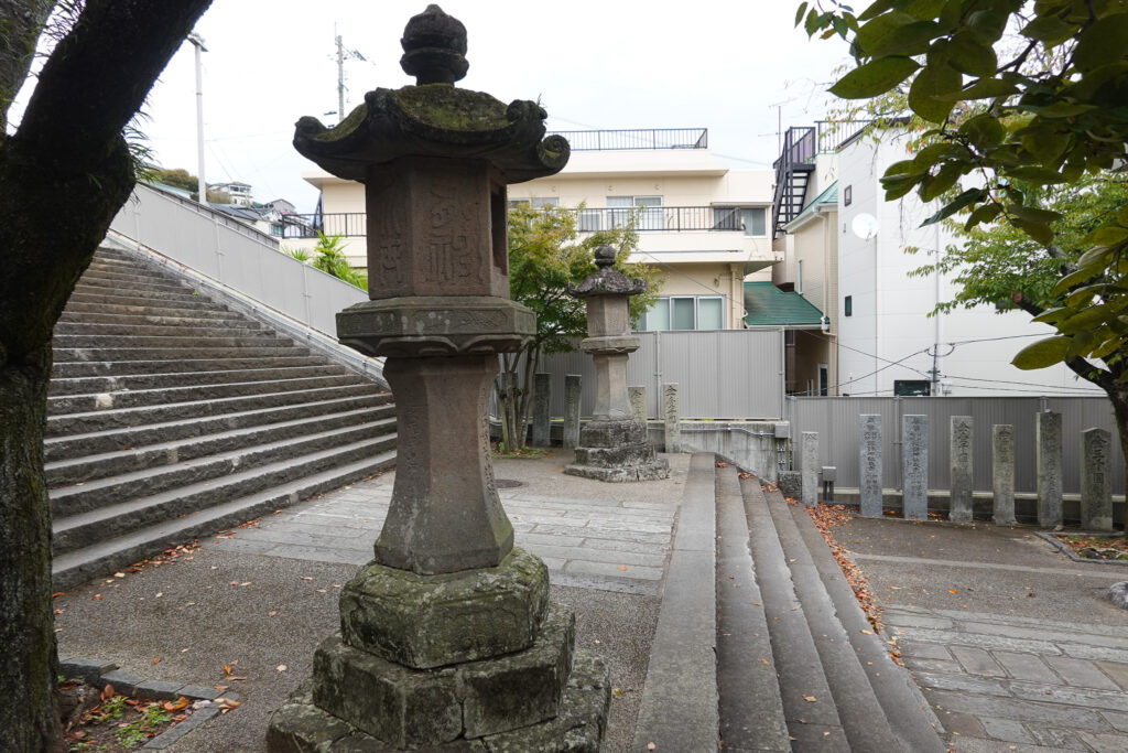 長崎市 諏訪神社 祓戸神社近くの石灯籠