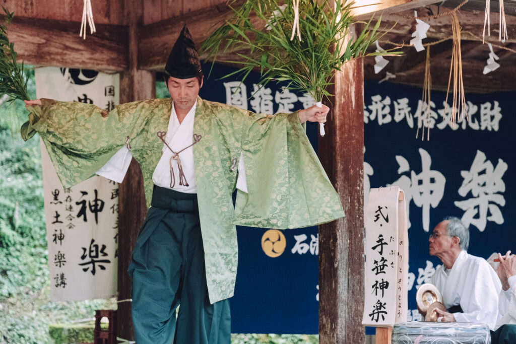 【中津市本耶馬渓町】羅漢寺八坂神社 黒土神楽講奉納へ