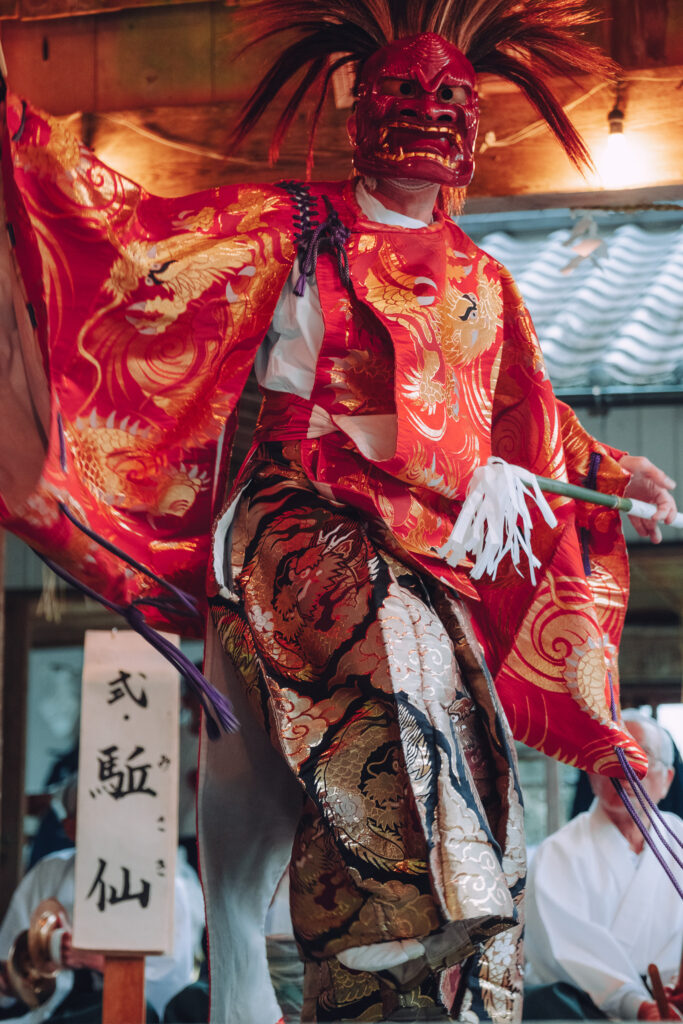 羅漢寺八坂神社　黒土神楽講奉納