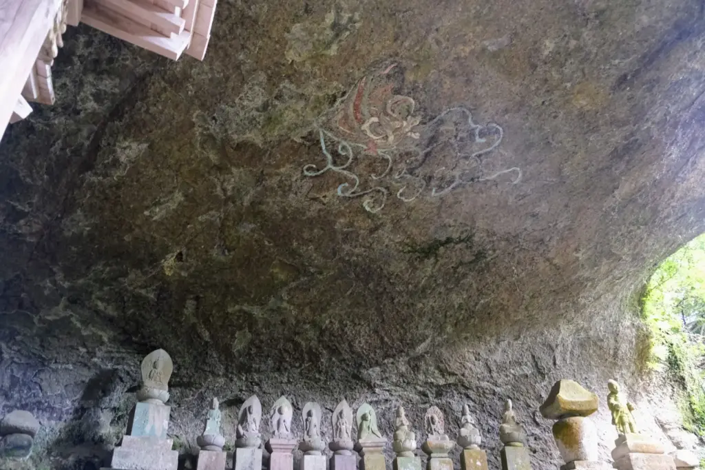 福岡県豊前市・岩洞窟 平安時代の壁画