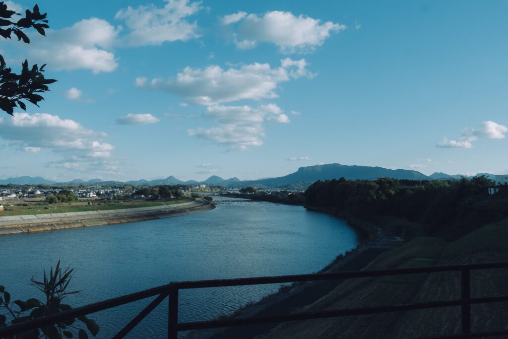 牛頭天王公園から見える山国川(かつての御木川)