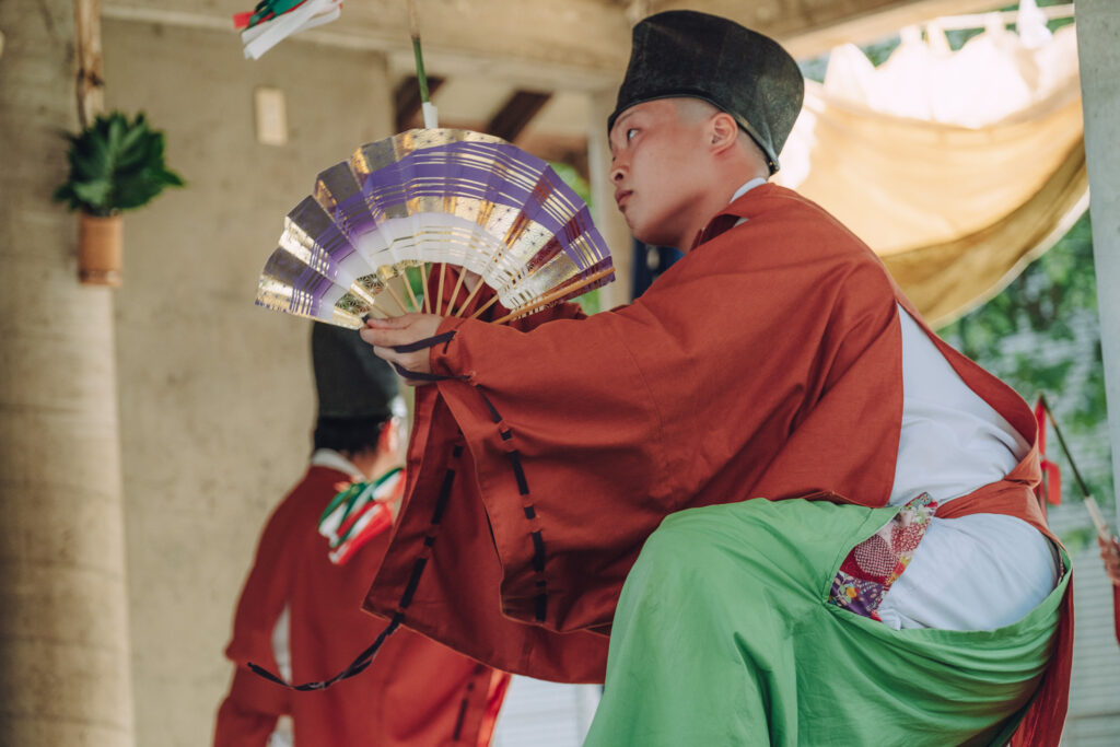 【大分県中津市】中殿貴船神社かまぎ餅神事 蛎瀬神楽奉納へ