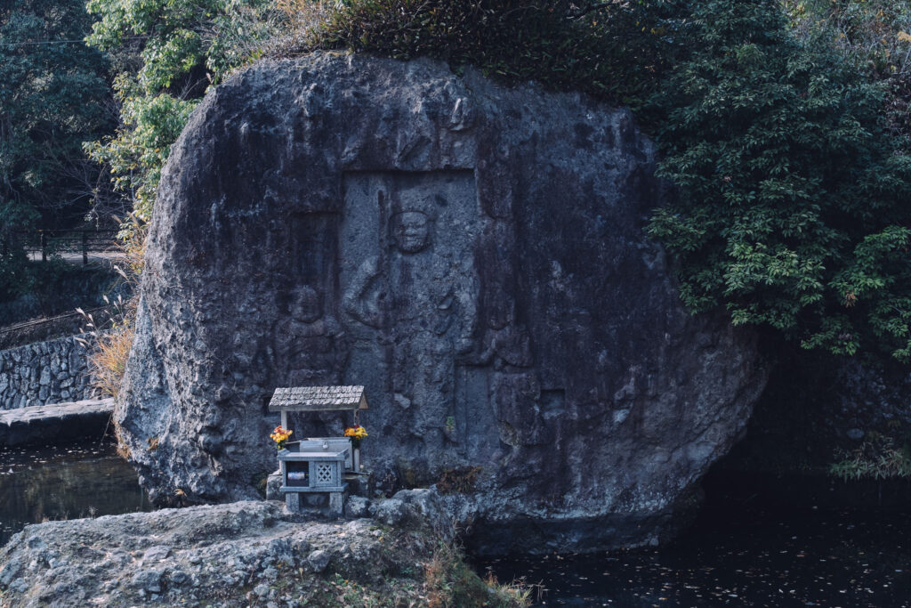天念寺　川中不動