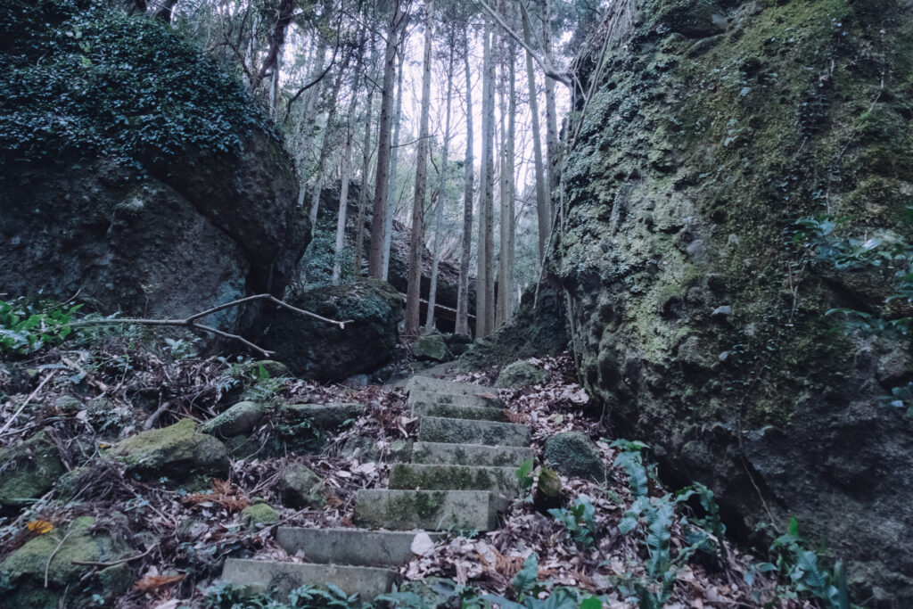 山の中の「海」の謎＿かつて「大魔所」と呼ばれた豊後高田市夷谷の「蛭子社（えびすしゃ）」