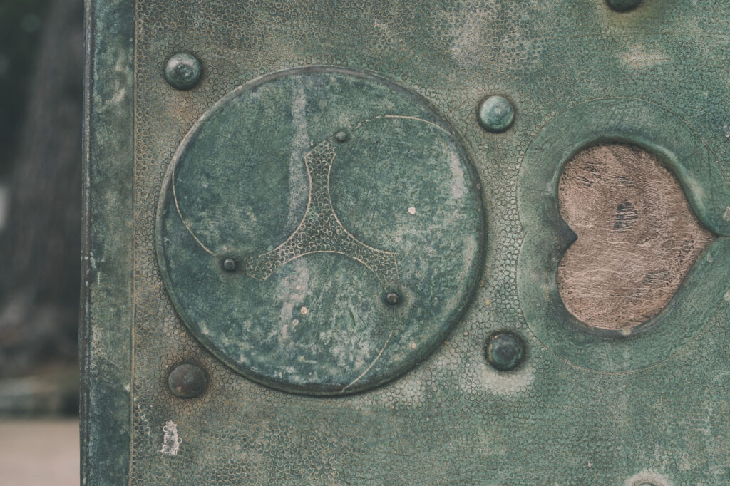 海の中にあった八幡社-豊後高田市-別宮八幡社-に三つ巴紋