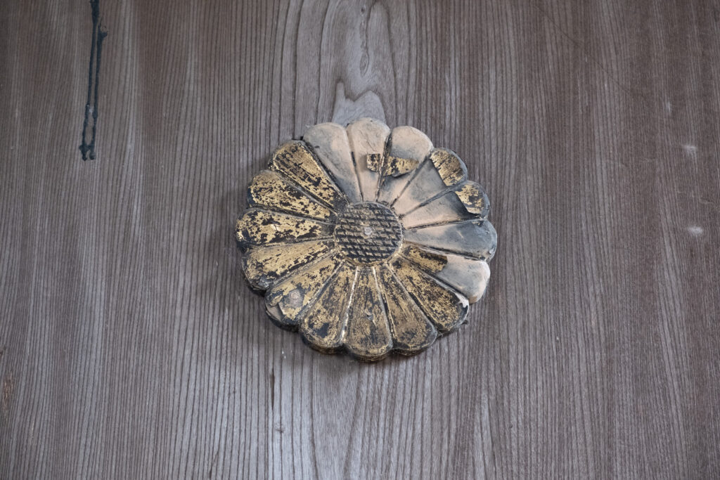 【豊後高田市】勇壮な船の祭り「ホーランエンヤ」が行われる若宮八幡神社(若宮様)にも「右三つ巴紋」