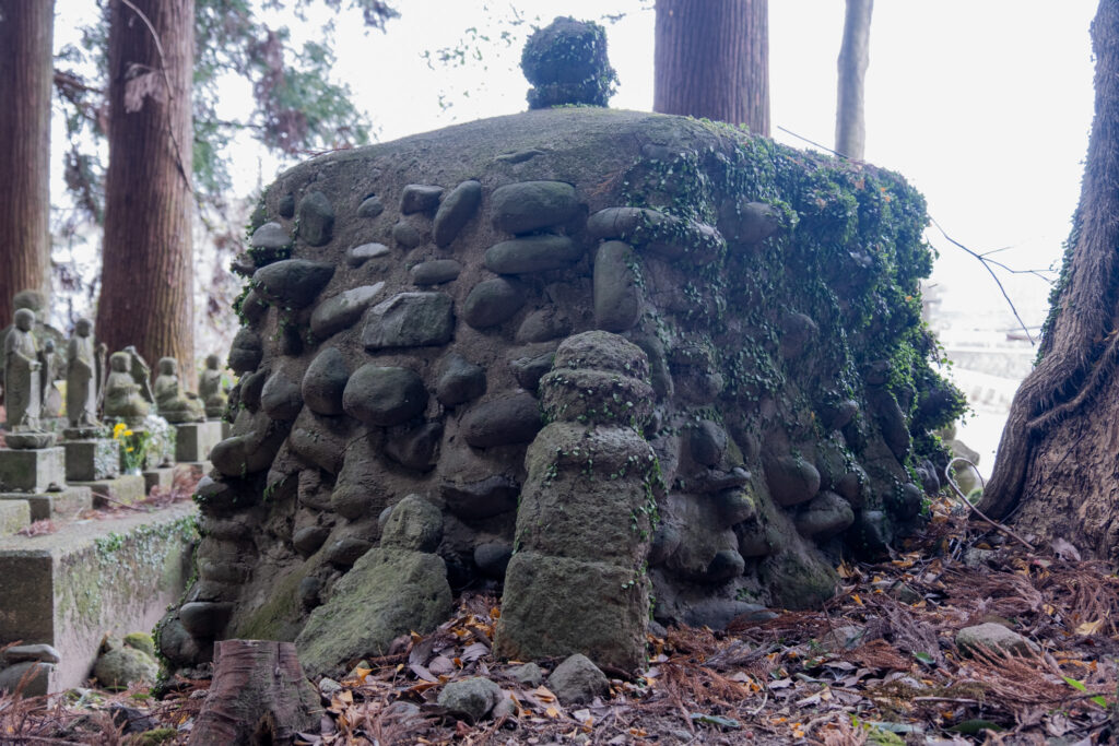 豊前市・千手観音堂の石仏を撮る