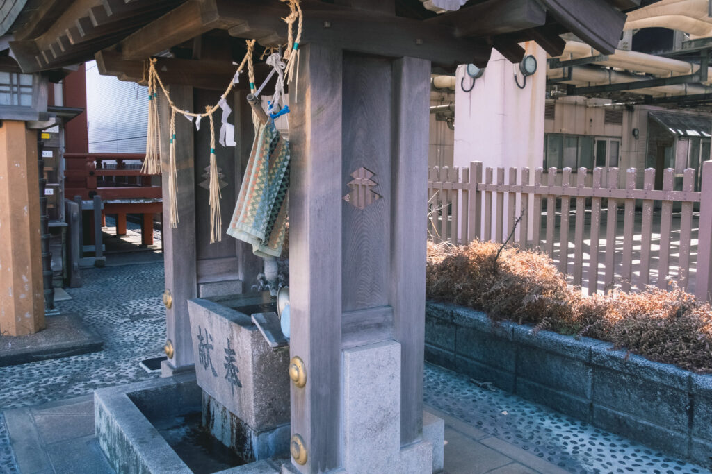 瘡守稲荷神社　手水