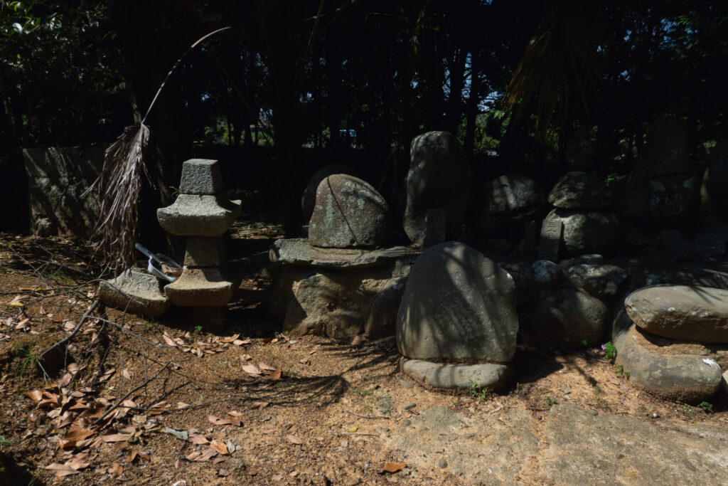 豊津神社　石祠
