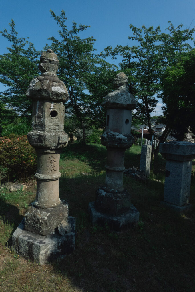 豊津　稲荷神社　春日燈籠