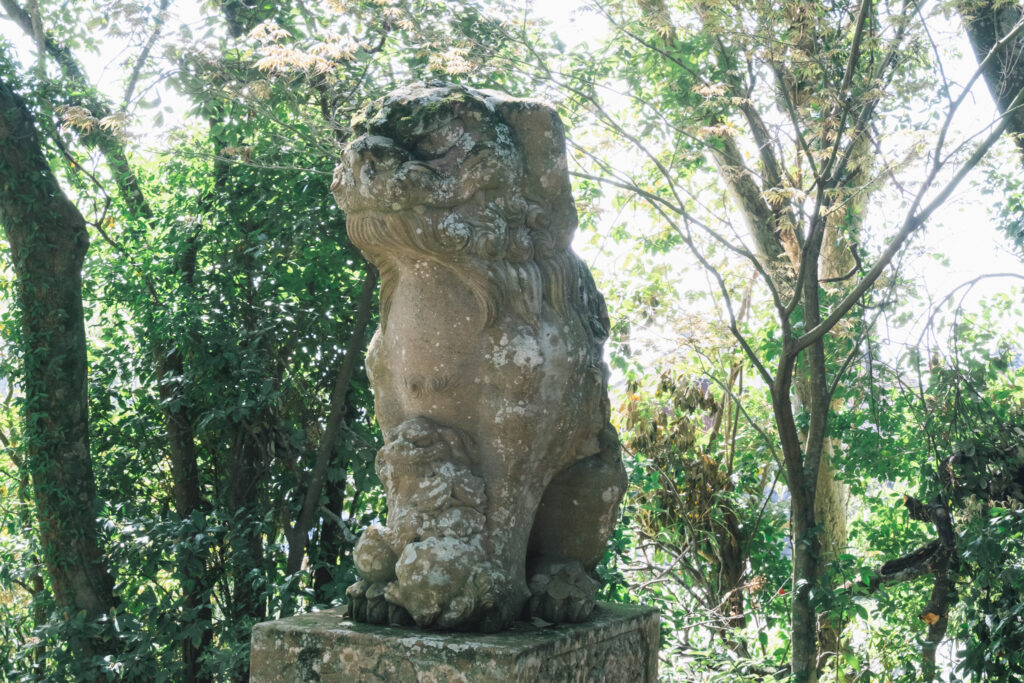 三笠山春日神社　狛犬（吽形）母