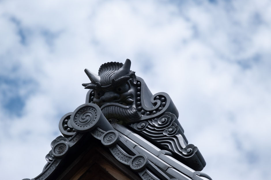 宇佐市　下拝田　貴船神社　鬼瓦